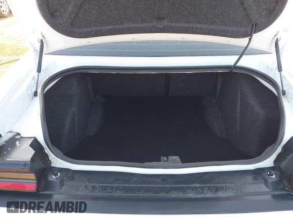 ✅ 2020 Dodge Challenger SXT • VIN: 2C3CDZAG6LH137787 • Lot: 43174951. Listed on IAAI with 40,897 mi. Free auction sales archive from the USA and detailed vehicle history report at DreamBid. Image 18.