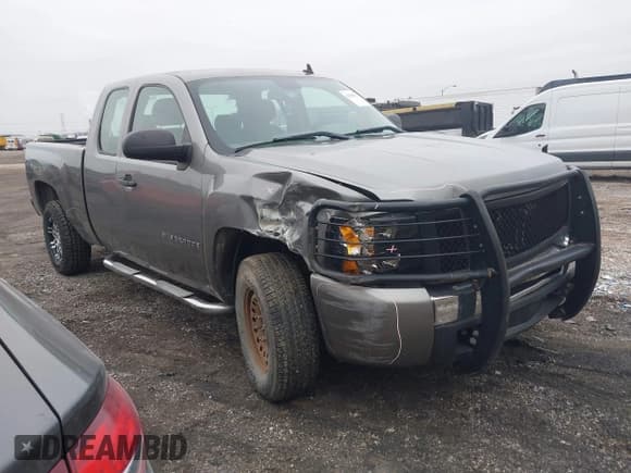 ✅ 2009 Chevrolet Silverado 1500 LS • VIN: 1GCEK19C09Z137158 • Lot: 41516732. Listed on IAAI with 213,573 mi. Free auction sales archive from the USA and detailed vehicle history report at DreamBid. Image 1.