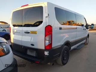 ✅ 2022 Ford Transit Passenger XLT • VIN: 1FBAX2Y88NKA67211 • Lot: 43654076. Wystawiony na IAAI z przebiegiem 210 842 mil. Bezpłatny archiwum sprzedaży aukcyjnych z USA i szczegółowy raport historii pojazdu na DreamBid. Zdjęcie 4.