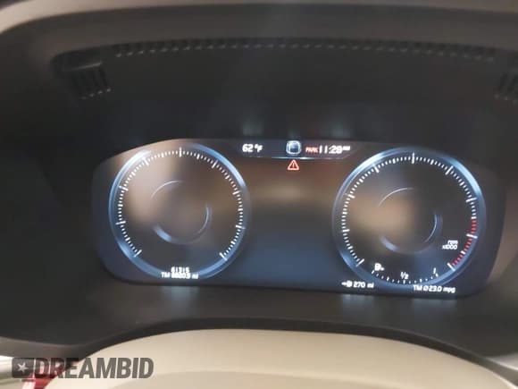 ✅ 2019 Volvo XC60 Momentum • VIN: LYV102RK3KB380784 • Lot: 42344137. Listed on IAAI with 61,315 mi. Free auction sales archive from the USA and detailed vehicle history report at DreamBid. Image 7.