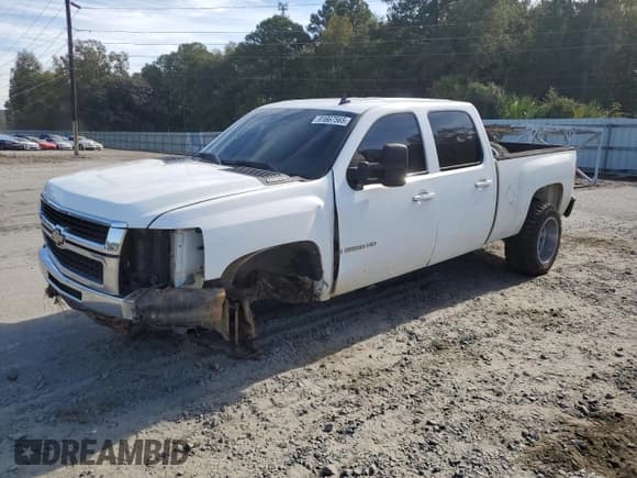 ✅ 2007 Chevrolet Silverado 2500HD LTZ • VIN: 1GCHK23697F567551 • Lot: 91667565. Wystawiony na Copart z przebiegiem 145 983 mil. Bezpłatny archiwum sprzedaży aukcyjnych z USA i szczegółowy raport historii pojazdu na DreamBid. Zdjęcie 1.