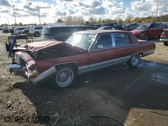 ✅ 1992 Cadillac Brougham • VIN: 1G6DW5477NR710524 • Лот: 89468385. Опубликован ранее на Copart с пробегом 41 045 миль. Бесплатный доступ к архиву аукционных продаж из США и подробный отчёт об истории автомобиля на DreamBid. Изображение 1.