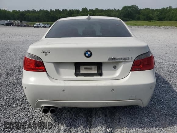 ✅ 2010 BMW 5 Series 550i • VIN: WBANW5C52ACT56181 • Lot: 57142475. Wystawiony na Copart z przebiegiem 118 766 mil. Bezpłatny archiwum sprzedaży aukcyjnych z USA i szczegółowy raport historii pojazdu na DreamBid. Zdjęcie 6.