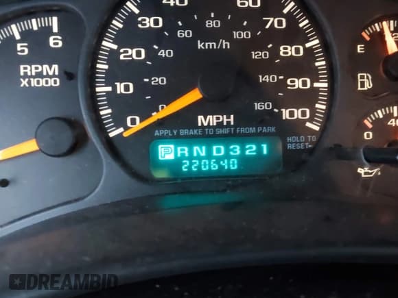 ✅ 2001 Chevrolet Suburban LS • VIN: 3GNFK16T41G243519 • Лот: 41094019. Опубликован ранее на IAAI с пробегом 220 640 миль. Бесплатный доступ к архиву аукционных продаж из США и подробный отчёт об истории автомобиля на DreamBid. Изображение 16.