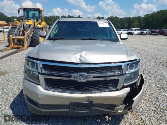 ✅ 2015 Chevrolet Suburban LT • VIN: 1GNSCJKCXFR307278 • Lot: 43150943. Wystawiony na IAAI z przebiegiem 133 320 mil. Bezpłatny archiwum sprzedaży aukcyjnych z USA i szczegółowy raport historii pojazdu na DreamBid. Zdjęcie 12.