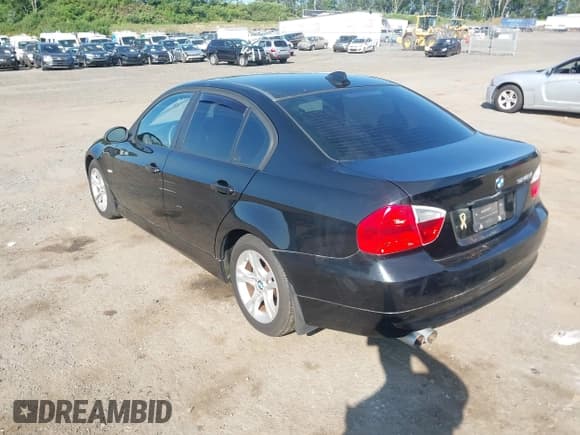 ✅ 2008 BMW 3 Series 328xi • VIN: WBAVC73558KP39052 • Lot: 42936934. Listed on IAAI with Not provided. Free auction sales archive from the USA and detailed vehicle history report at DreamBid. Image 3.