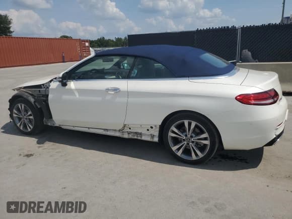 ✅ 2019 Mercedes-Benz C 300 • VIN: WDDWK8DB4KF796515 • Lot: 57394145. Wystawiony na Copart z przebiegiem 21 854 mil. Bezpłatny archiwum sprzedaży aukcyjnych z USA i szczegółowy raport historii pojazdu na DreamBid. Zdjęcie 2.
