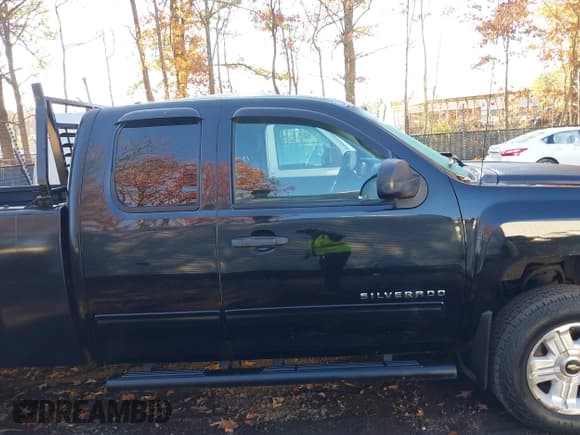 ✅ 2011 Chevrolet Silverado 1500 LT • VIN: 1GCRKSE37BZ111191 • Lot: 43788541. Wystawiony na IAAI z przebiegiem 120 308 mil. Bezpłatny archiwum sprzedaży aukcyjnych z USA i szczegółowy raport historii pojazdu na DreamBid. Zdjęcie 13.