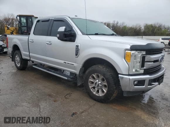 ✅ 2017 Ford F-250 XL • VIN: 1FT7W2AT2HEB73907 • Lot: 50268335. Wystawiony na Copart z przebiegiem 206 368 mil. Bezpłatny archiwum sprzedaży aukcyjnych z USA i szczegółowy raport historii pojazdu na DreamBid. Zdjęcie 4.