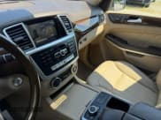 ✅ 2014 Mercedes-Benz GL 350 • VIN: 4JGDF2EEXEA328958 • Lot: 67666195. Wystawiony na Copart z przebiegiem 244 403 mil. Bezpłatny archiwum sprzedaży aukcyjnych z USA i szczegółowy raport historii pojazdu na DreamBid. Zdjęcie 11.