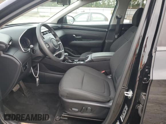 ✅ 2022 Hyundai Tucson SEL • VIN: 5NMJB3AE7NH064215 • Lot: 70416854. Wystawiony na Copart z przebiegiem 41 095 mil. Bezpłatny archiwum sprzedaży aukcyjnych z USA i szczegółowy raport historii pojazdu na DreamBid. Zdjęcie 7.