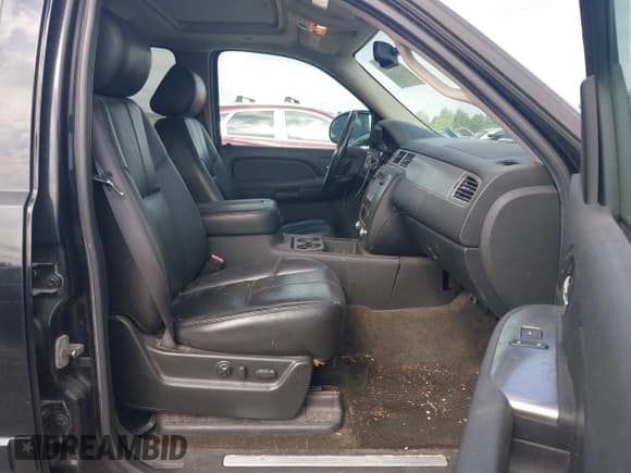 ✅ 2007 Chevrolet Avalanche LTZ • VIN: 3GNFK12327G273357 • Lot: 42980910. Listed on IAAI with 216,931 mi. Free auction sales archive from the USA and detailed vehicle history report at DreamBid. Image 5.