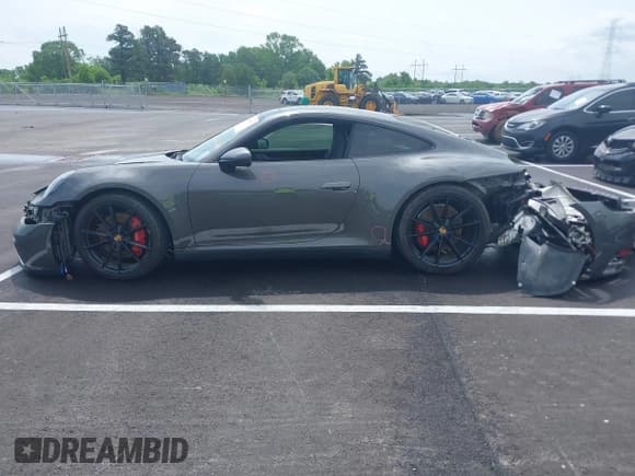 ✅ 2020 Porsche 911 Carrera S • VIN: WP0AB2A92LS229313 • Lot: 42136017. Wystawiony na IAAI z przebiegiem 25 799 mil. Bezpłatny archiwum sprzedaży aukcyjnych z USA i szczegółowy raport historii pojazdu na DreamBid. Zdjęcie 15.