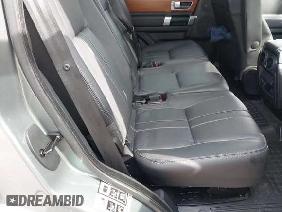 ✅ 2016 Land Rover LR4 HSE • VIN: SALAG2V63GA790268 • Lot: 42355841. Listed on IAAI with 107,754 mi. Free auction sales archive from the USA and detailed vehicle history report at DreamBid. Image 8.