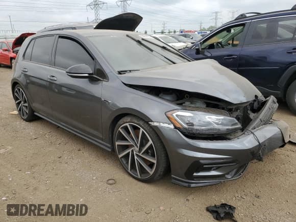 ✅ 2019 Volkswagen Golf R • VIN: WVWVA7AU0KW126954 • Lot: 56657935. Wystawiony na Copart z przebiegiem 59 088 mil. Bezpłatny archiwum sprzedaży aukcyjnych z USA i szczegółowy raport historii pojazdu na DreamBid. Zdjęcie 4.