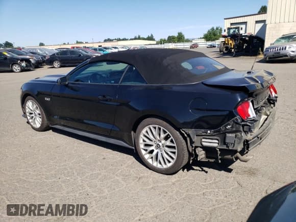 ✅ 2017 Ford Mustang GT Premium • VIN: 1FATP8FF7H5235678 • Lot: 62402565. Wystawiony na Copart z przebiegiem 79 988 mil. Bezpłatny archiwum sprzedaży aukcyjnych z USA i szczegółowy raport historii pojazdu na DreamBid. Zdjęcie 2.