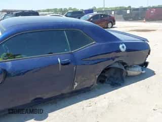 2014 Dodge Challenger SXT z VIN 2C3CDYAG2EH253498, wystawiony jako IAAI lot #43141265 z przebiegiem 201 610 mil mil oraz . Historia ofert i sprzedaży dostępna na DreamBid. Obrazek 6.