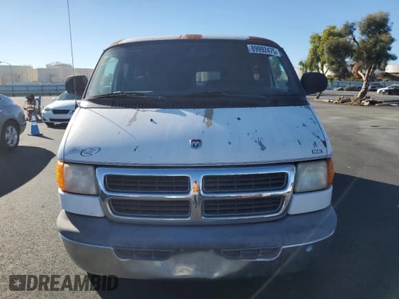 ✅ 2000 Dodge Cargo Conversion • VIN: 2B6HB11Y6YK129382 • Лот: 89992475. Опубликован ранее на Copart с пробегом 166 669 миль. Бесплатный доступ к архиву аукционных продаж из США и подробный отчёт об истории автомобиля на DreamBid. Изображение 5.