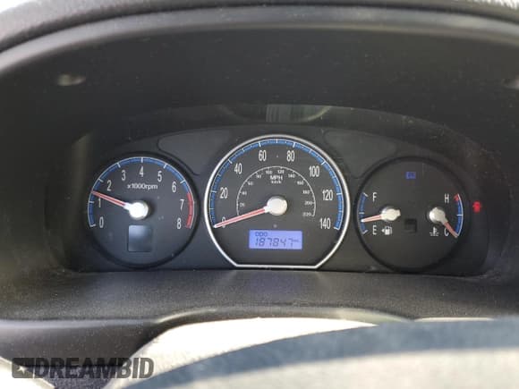 ✅ 2007 Hyundai Santa Fe GLS • VIN: 5NMSG73D47H065536 • Lot: 72269234. Listed on Copart with 187,847 mi. Free auction sales archive from the USA and detailed vehicle history report at DreamBid. Image 9.