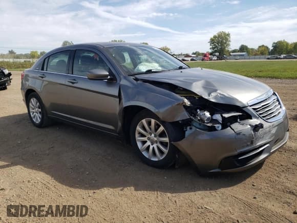 ✅ 2011 Chrysler 200 Touring • VIN: 1C3BC1FG5BN602932 • Lot: 80295945. Listed on Copart with 124,376 mi. Free auction sales archive from the USA and detailed vehicle history report at DreamBid. Image 4.