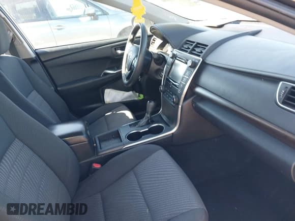 ✅ 2016 Toyota Camry LE • VIN: 4T4BF1FK3GR583075 • Lot: 43431694. Wystawiony na IAAI z przebiegiem 154 508 mil. Bezpłatny archiwum sprzedaży aukcyjnych z USA i szczegółowy raport historii pojazdu na DreamBid. Zdjęcie 5.