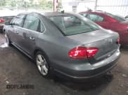 ✅ 2015 Volkswagen Passat SE • VIN: 1VWBT7A3XFC076153 • Lot: 43164859. Wystawiony na IAAI z przebiegiem 122 871 mil. Bezpłatny archiwum sprzedaży aukcyjnych z USA i szczegółowy raport historii pojazdu na DreamBid. Zdjęcie 3.