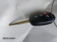 ✅ 2015 Toyota Camry SE • VIN: 4T1BF1FK8FU070090 • Lot: 43725575. Wystawiony na IAAI z przebiegiem 231 781 mil. Bezpłatny archiwum sprzedaży aukcyjnych z USA i szczegółowy raport historii pojazdu na DreamBid. Zdjęcie 11.