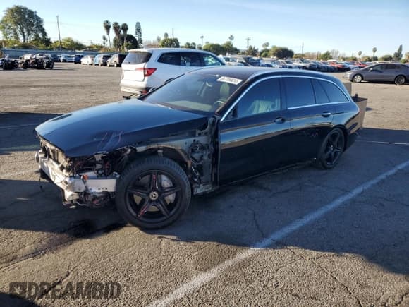 ✅ 2019 Mercedes-Benz E 450 • VIN: WDDZH6JB2KA528466 • Lot: 86706824. Listed on Copart with 25,922 mi. Free auction sales archive from the USA and detailed vehicle history report at DreamBid. Image 1.