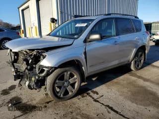 ✅ 2009 Toyota RAV4 Sport • VIN: JTMBF32V195011557 • Лот: 90598155. Опубликован ранее на Copart с пробегом Не указан. Бесплатный доступ к архиву аукционных продаж из США и подробный отчёт об истории автомобиля на DreamBid. Изображение 1.