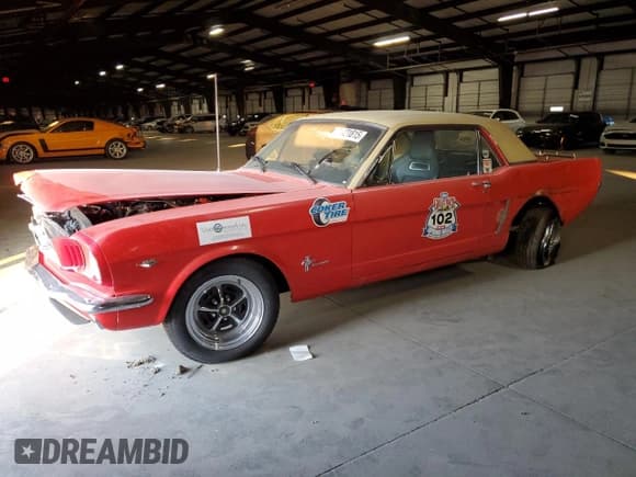 ✅ 1965 Ford Mustang • VIN: 5F07C743299 • Lot: 71421815. Wystawiony na Copart z przebiegiem 35 904 mil. Bezpłatny archiwum sprzedaży aukcyjnych z USA i szczegółowy raport historii pojazdu na DreamBid. Zdjęcie 1.