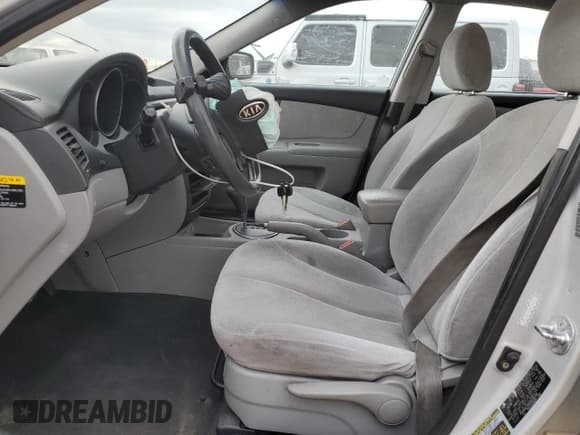 ✅ 2009 Kia Optima LX • VIN: KNAGE228495290108 • Lot: 92175915. Listed on Copart with 184,022 mi. Free auction sales archive from the USA and detailed vehicle history report at DreamBid. Image 7.