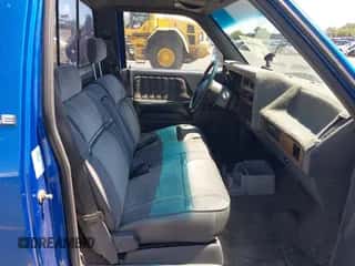 1992 Dodge Dakota z VIN 1B7HL26Y3NS501835, wystawiony jako IAAI lot #42808146 z przebiegiem 141 463 mil mil oraz . Historia ofert i sprzedaży dostępna na DreamBid. Obrazek 5.