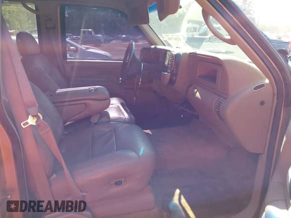 1998 Chevrolet Silverado 3500 с VIN 1GCHC33J9WF022102, выставлен на аукционе IAAI как лот 43267780 с пробегом 243 172 миль миль и . История ставок и продаж доступна на DreamBid. Изображение 5.
