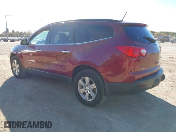✅ 2011 Chevrolet Traverse 1LT • VIN: 1GNKVGED4BJ170090 • Lot: 43488338. Wystawiony na IAAI z przebiegiem Nie podano. Bezpłatny archiwum sprzedaży aukcyjnych z USA i szczegółowy raport historii pojazdu na DreamBid. Zdjęcie 3.