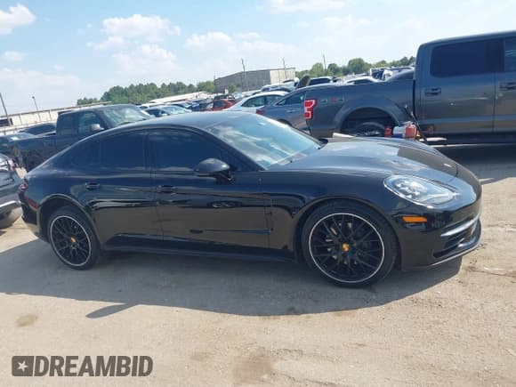 ✅ 2018 Porsche Panamera • VIN: WP0AA2A77JL102081 • Lot: 43362015. Listed on IAAI with 116,577 mi. Free auction sales archive from the USA and detailed vehicle history report at DreamBid. Image 13.