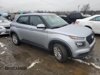 ✅ 2021 Hyundai Venue SE • VIN: KMHRB8A37MU065205 • Lot: 45198245. Wystawiony na Copart z przebiegiem 67 103 mil. Bezpłatny archiwum sprzedaży aukcyjnych z USA i szczegółowy raport historii pojazdu na DreamBid. Zdjęcie 4.