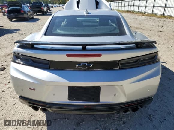 ✅ 2018 Chevrolet Camaro 2SS • VIN: 1G1FG1R77J0110128 • Lot: 85552205. Wystawiony na Copart z przebiegiem 57 597 mil. Bezpłatny archiwum sprzedaży aukcyjnych z USA i szczegółowy raport historii pojazdu na DreamBid. Zdjęcie 6.