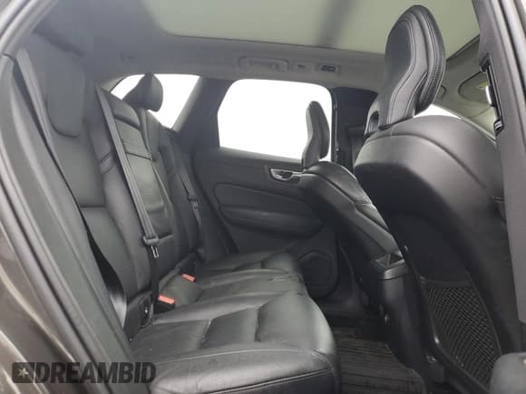 ✅ 2020 Volvo XC60 Momentum • VIN: YV4102RK3L1580408 • Лот: 69703455. Опубликован ранее на Copart с пробегом 108 872 миль. Бесплатный доступ к архиву аукционных продаж из США и подробный отчёт об истории автомобиля на DreamBid. Изображение 11.