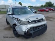 ✅ 2015 Kia Soul • VIN: KNDJN2A2XF7752905 • Lot: 42526772. Wystawiony na IAAI z przebiegiem 282 914 mil. Bezpłatny archiwum sprzedaży aukcyjnych z USA i szczegółowy raport historii pojazdu na DreamBid. Zdjęcie 6.