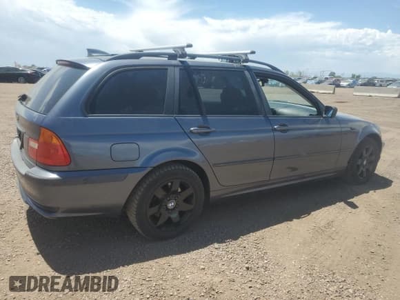 ✅ 2003 BMW 3 Series 325xi • VIN: WBAEP33433PF02014 • Lot: 63789735. Listed on Copart with 128,525 mi. Free auction sales archive from the USA and detailed vehicle history report at DreamBid. Image 3.