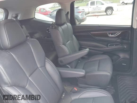 ✅ 2023 Subaru Ascent Touring • VIN: 4S4WMAWD5P3437317 • Lot: 42211012. Wystawiony na IAAI z przebiegiem 28 117 mil. Bezpłatny archiwum sprzedaży aukcyjnych z USA i szczegółowy raport historii pojazdu na DreamBid. Zdjęcie 8.