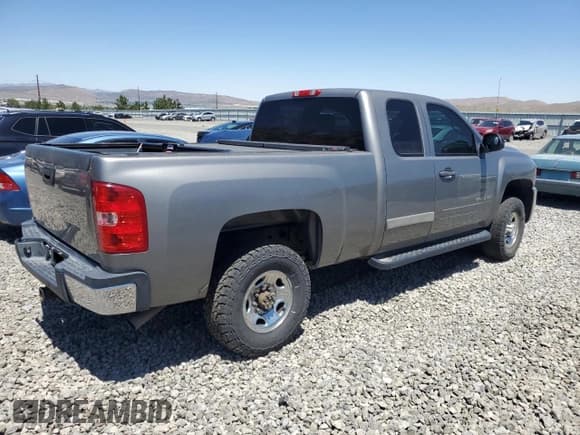 ✅ 2008 Chevrolet Silverado 2500HD Work Truck • VIN: 1GCHC29K38E151438 • Lot: 63350205. Wystawiony na Copart z przebiegiem 451 075 mil. Bezpłatny archiwum sprzedaży aukcyjnych z USA i szczegółowy raport historii pojazdu na DreamBid. Zdjęcie 3.