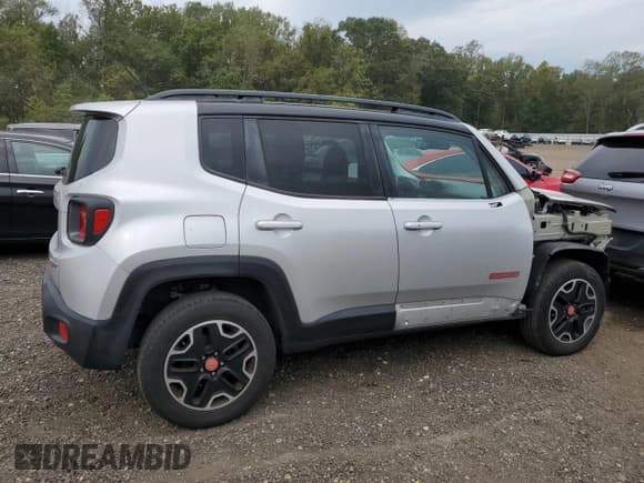 ✅ 2017 Jeep Renegade Trailhawk • VIN: ZACCJBCB5HPG38544 • Lot: 82104775. Listed on Copart with 98,947 mi. Free auction sales archive from the USA and detailed vehicle history report at DreamBid. Image 3.