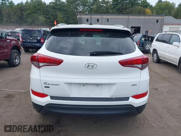✅ 2017 Hyundai Tucson SE • VIN: KM8J3CA48HU514659 • Lot: 43282314. Listed on IAAI with 128,356 mi. Free auction sales archive from the USA and detailed vehicle history report at DreamBid. Image 16.