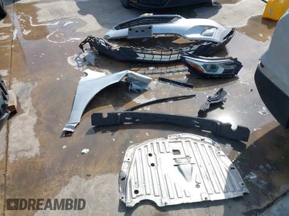 ✅ 2020 Chevrolet Equinox LS • VIN: 3GNAXHEVXLS653233 • Lot: 43125798. Wystawiony na IAAI z przebiegiem 110 051 mil. Bezpłatny archiwum sprzedaży aukcyjnych z USA i szczegółowy raport historii pojazdu na DreamBid. Zdjęcie 12.