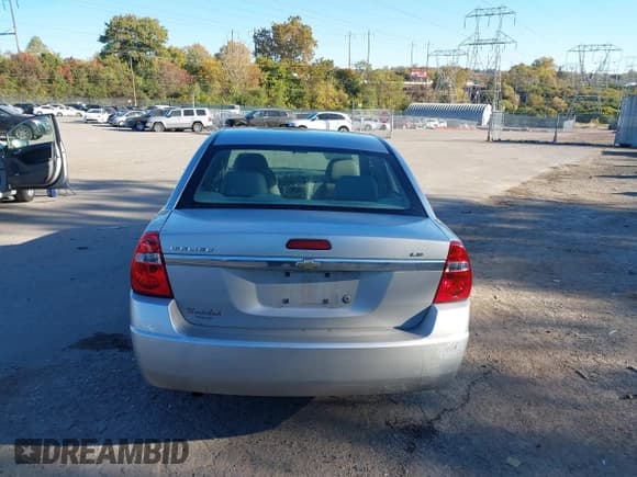 ✅ 2007 Chevrolet Malibu 1LS • VIN: 1G1ZS58FX7F158417 • Lot: 43537463. Listed on IAAI with 181,224 mi. Free auction sales archive from the USA and detailed vehicle history report at DreamBid. Image 16.