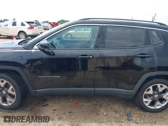 ✅ 2018 Jeep Compass Limited • VIN: 3C4NJCCB4JT329208 • Lot: 42161515. Listed on IAAI with 72,512 mi. Free auction sales archive from the USA and detailed vehicle history report at DreamBid. Image 13.