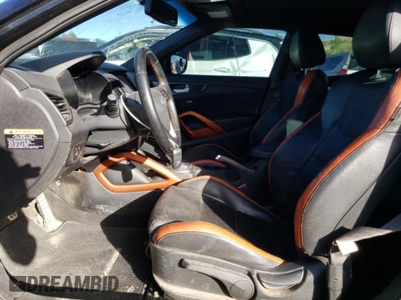 ✅ 2016 Hyundai Veloster Turbo • VIN: KMHTC6AE3GU295255 • Lot: 68770774. Wystawiony na Copart z przebiegiem 107 956 mil. Bezpłatny archiwum sprzedaży aukcyjnych z USA i szczegółowy raport historii pojazdu na DreamBid. Zdjęcie 7.