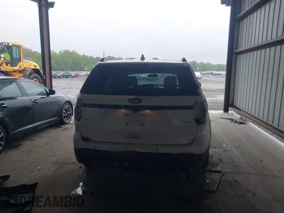 ✅ 2017 Ford Explorer Sport • VIN: 1FM5K8GT8HGA45460 • Lot: 42312503. Wystawiony na IAAI z przebiegiem 131 305 mil. Bezpłatny archiwum sprzedaży aukcyjnych z USA i szczegółowy raport historii pojazdu na DreamBid. Zdjęcie 17.