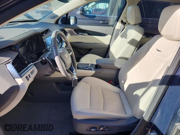 ✅ 2025 Cadillac XT6 AWD Premium Luxury • VIN: 1GYKPDRS9SZ118380 • Lot: 92119985. Listed on Copart with 17,658 mi. Free auction sales archive from the USA and detailed vehicle history report at DreamBid. Image 7.